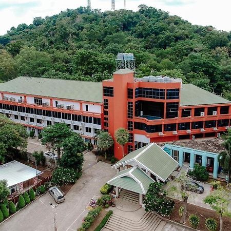 Beverly Hill Park Hotel Nakhon Sawan Ngoại thất bức ảnh