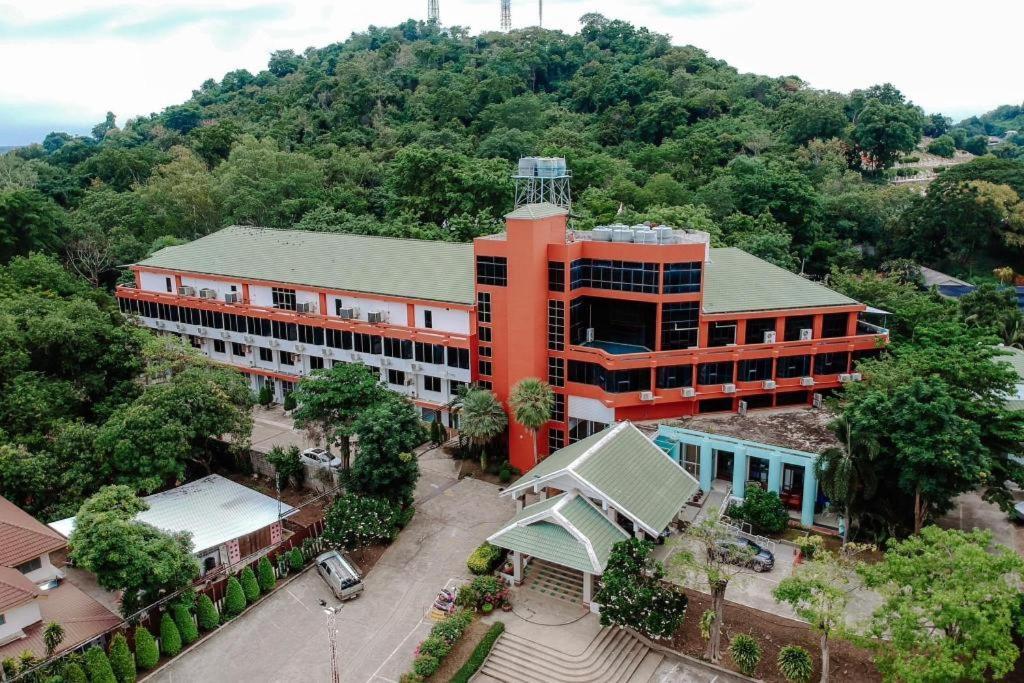 Beverly Hill Park Hotel Nakhon Sawan Ngoại thất bức ảnh