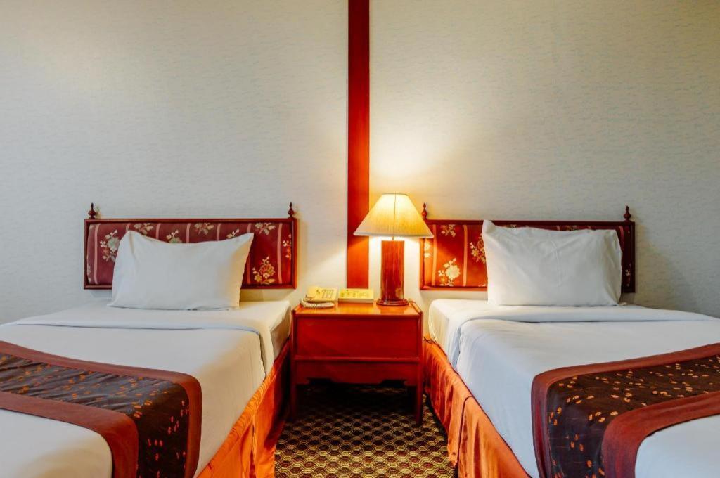 Beverly Hill Park Hotel Nakhon Sawan Ngoại thất bức ảnh