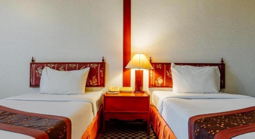Beverly Hill Park Hotel Nakhon Sawan Ngoại thất bức ảnh